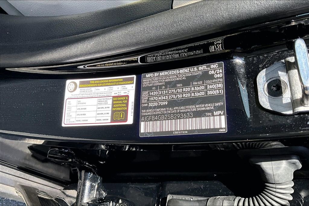 Used 2025 Mercedes-Benz GLE 450e 4MATIC w/ Winter Package image 14