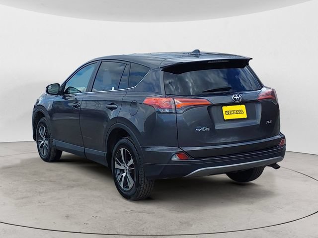 Used 2018 Toyota RAV4 XLE FWD image 3
