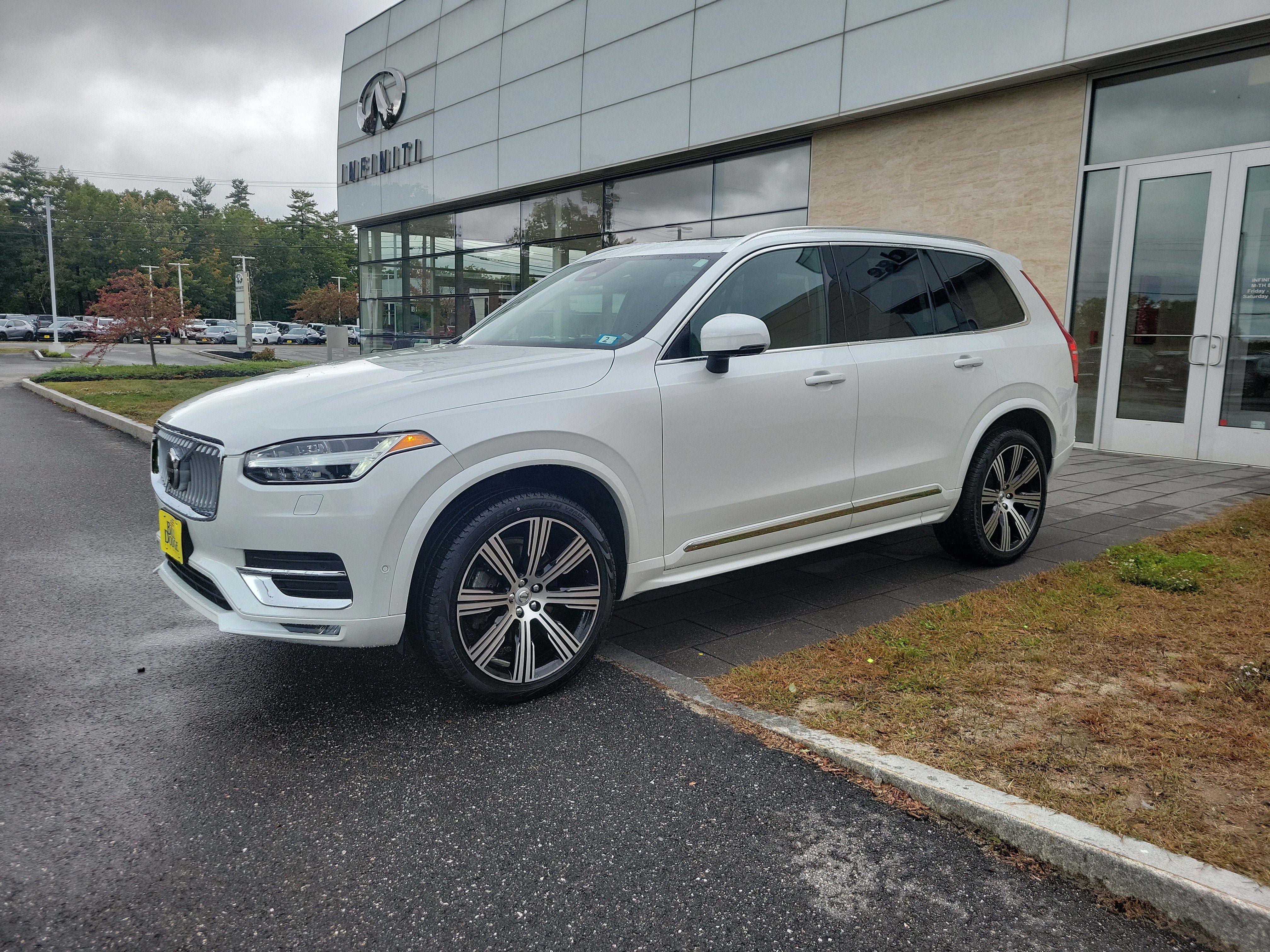 Used 2025 Volvo XC90 B6 Ultra AWD/4WD image 1