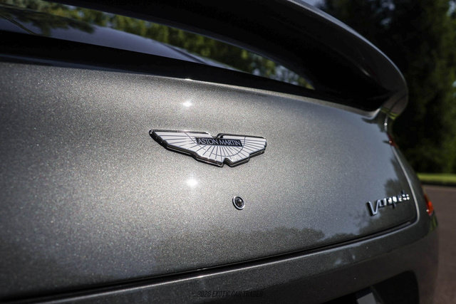Used 2015 Aston Martin Vanquish Coupe RWD image 65