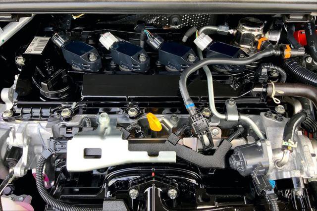 Certified 2025 Toyota Prius LE FWD image 32