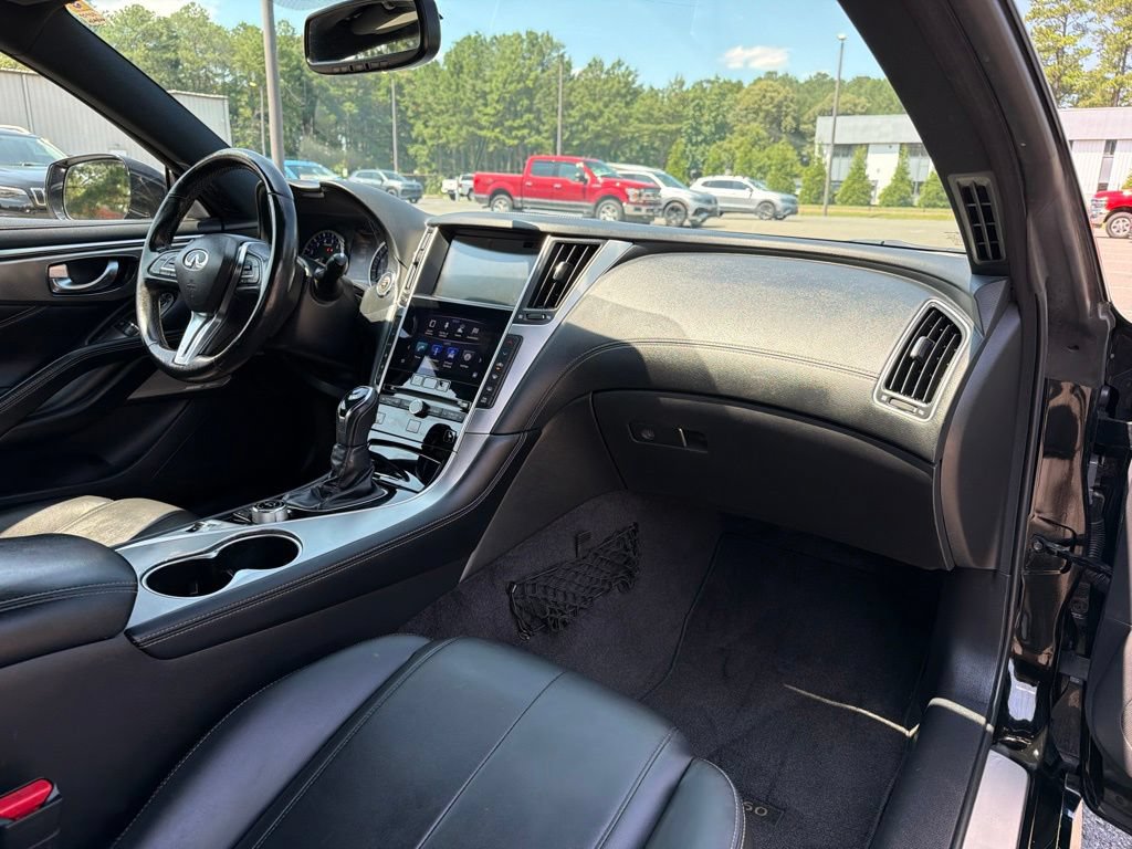 Used 2018 INFINITI Q60 3.0t Luxe w/ Sensory Package 3.0T Luxe AWD/4WD image 9