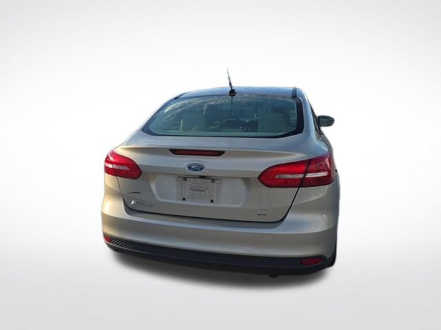 Certified 2018 Ford Focus SE FWD image 4