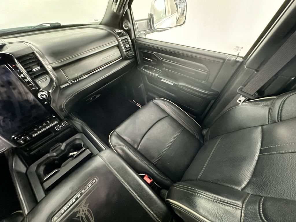 Used 2022 RAM 3500 Limited AWD/4WD image 11