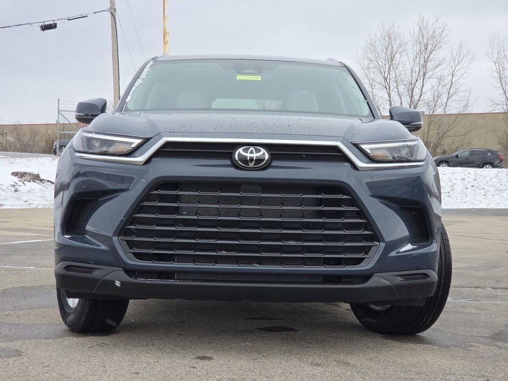 New 2026 Toyota Grand Highlander XLE image 3