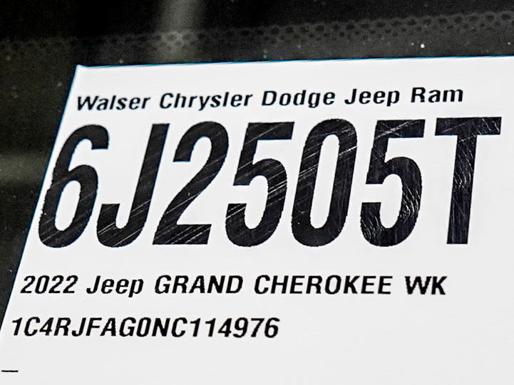 Used 2022 Jeep Grand Cherokee Laredo X AWD/4WD image 30