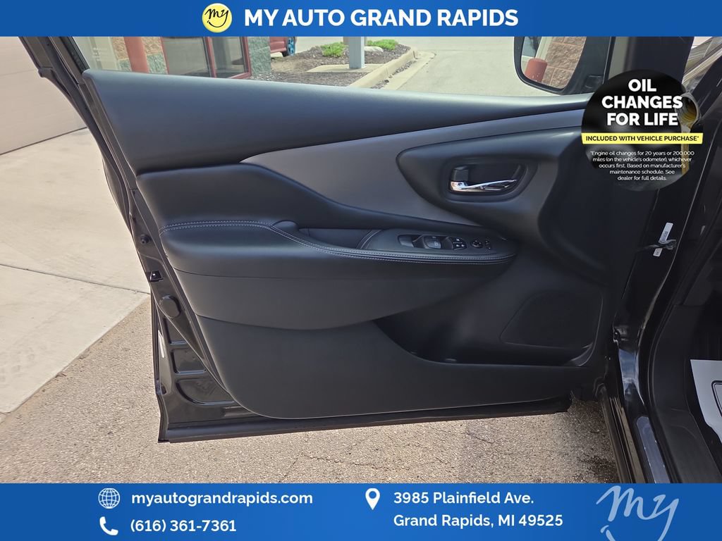 Used 2019 Nissan Murano S AWD/4WD image 10