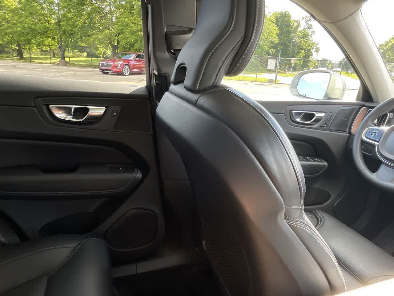 Used 2023 Volvo XC60 B5 Ultimate AWD/4WD image 16