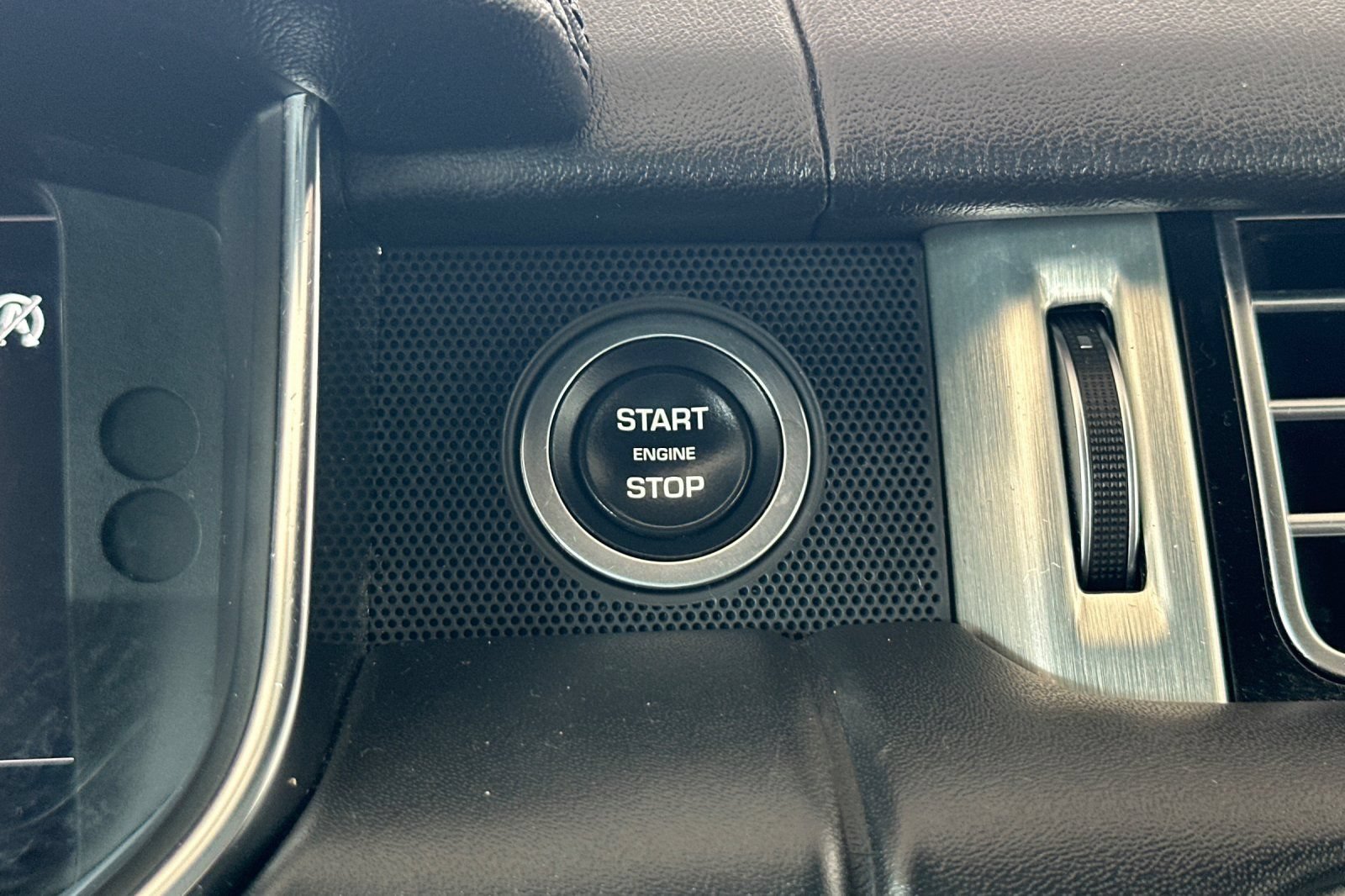 Used 2019 Land Rover Range Rover HSE AWD/4WD image 24