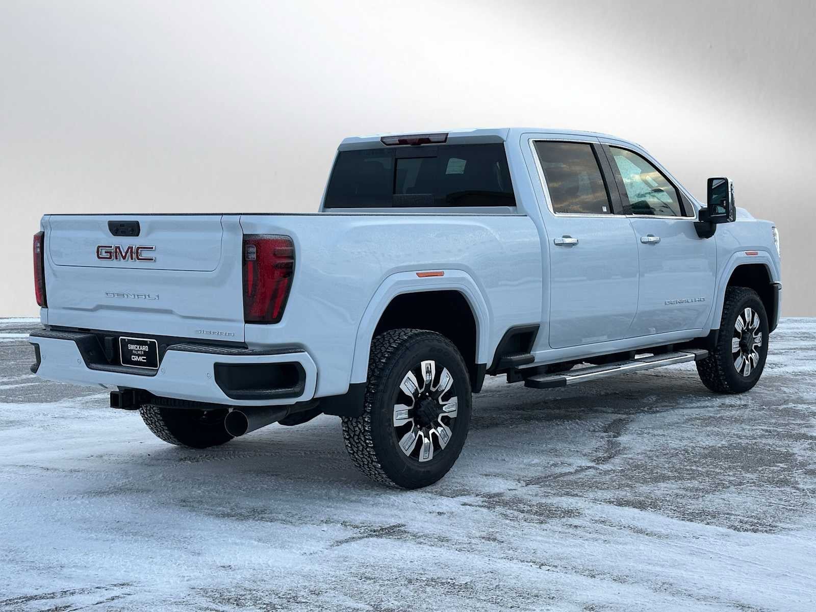 New 2026 GMC Sierra 3500 Denali w/ Denali Reserve Package AWD/4WD image 3