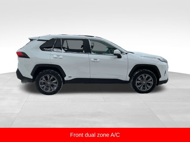 Used 2022 Toyota RAV4 XLE Premium image 8