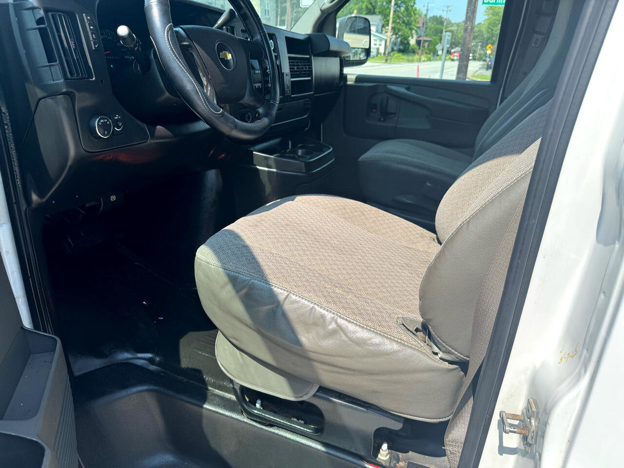 Used 2013 Chevrolet Express 1500 image 12