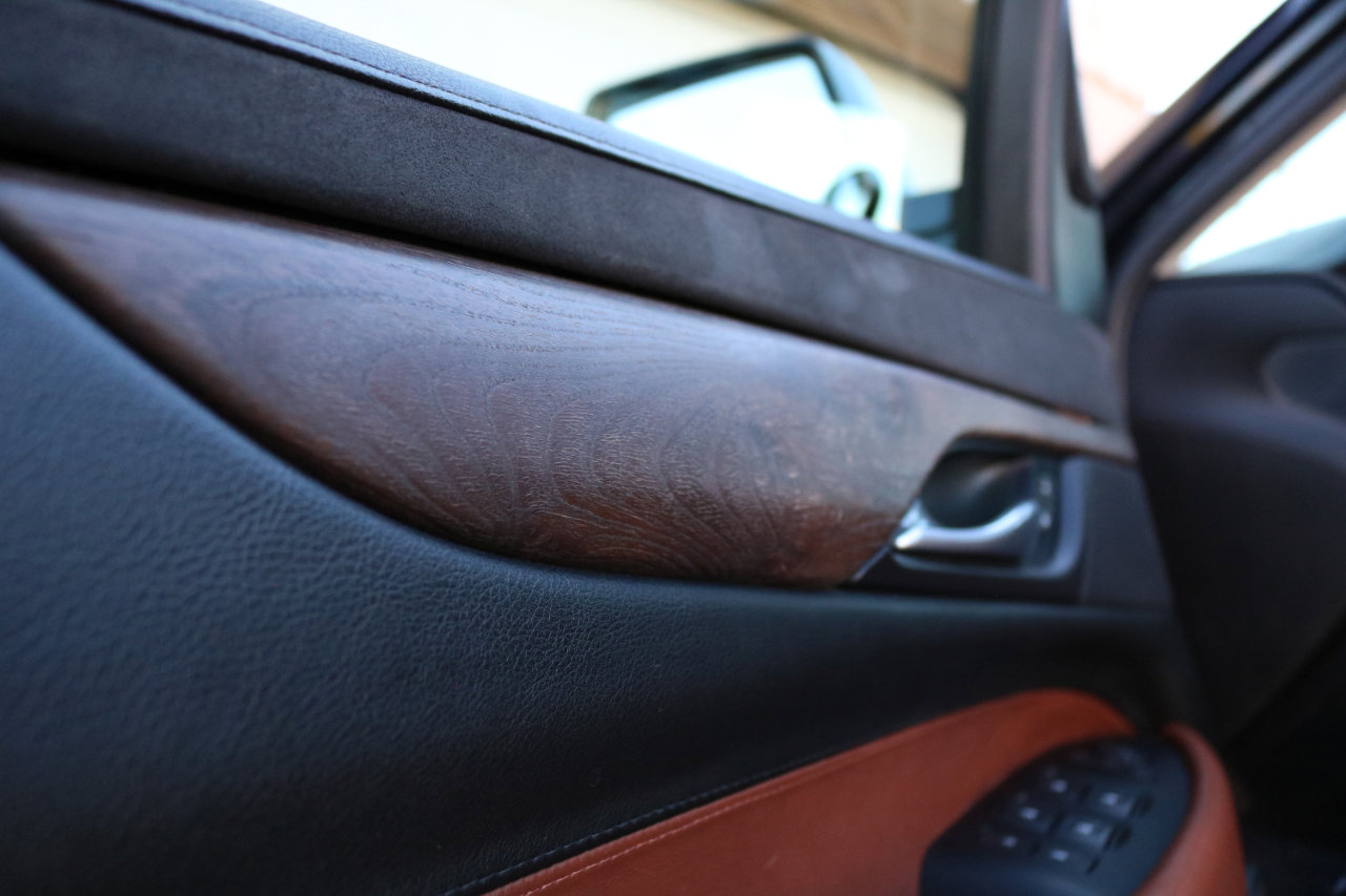 Used 2017 Cadillac Escalade Premium Luxury image 16