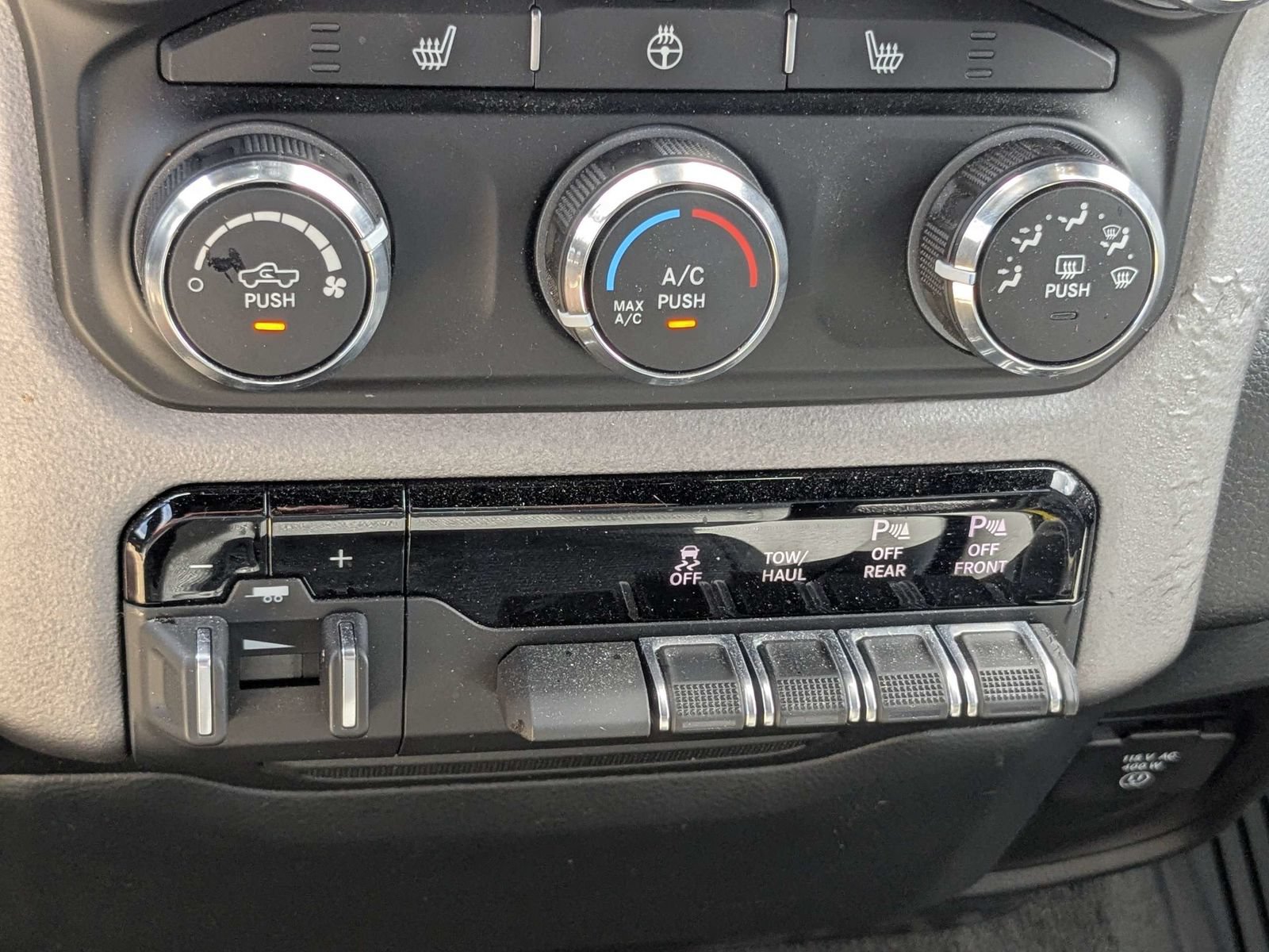 Used 2023 RAM 1500 Big Horn AWD/4WD image 23