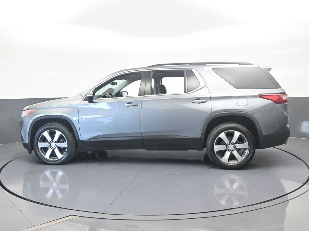 Used 2020 Chevrolet Traverse LT w/ LT Premium Package image 3