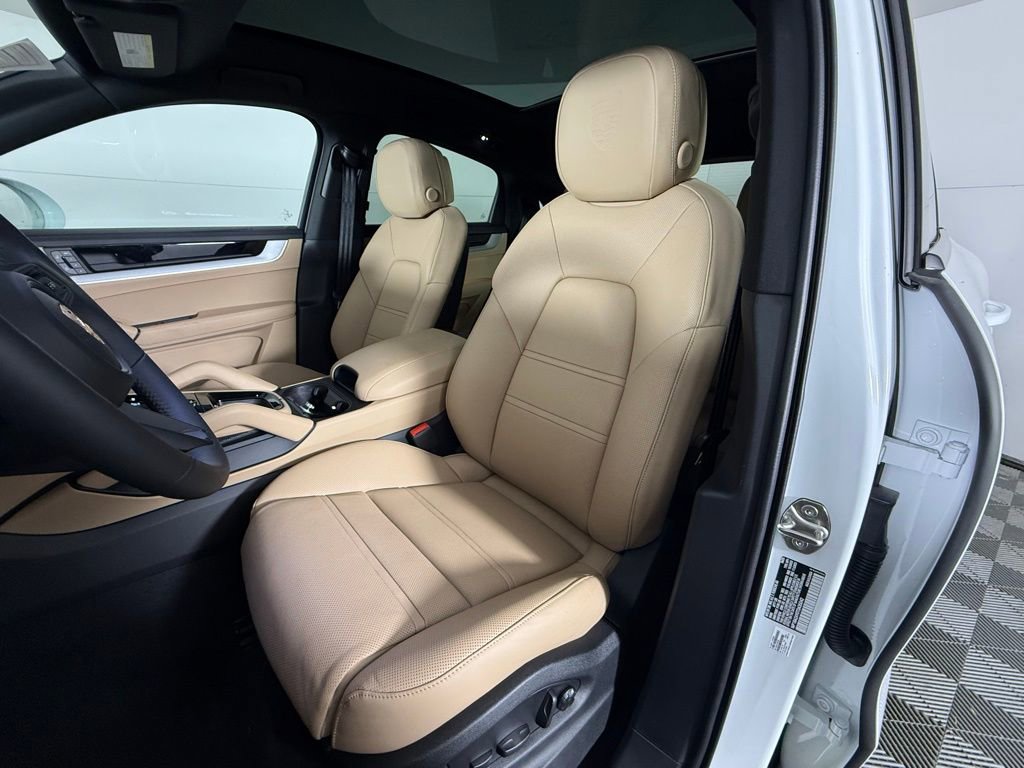 New 2026 Porsche Cayenne Coupe image 5