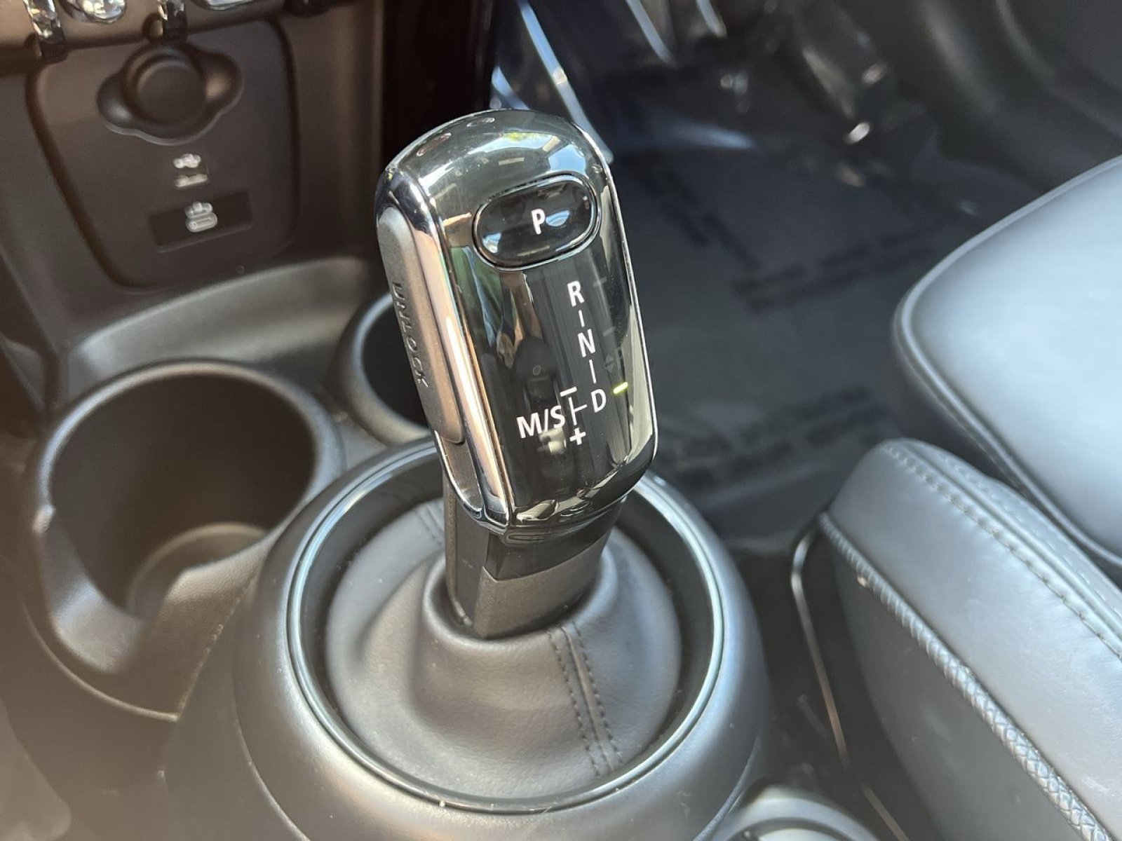 Used 2024 MINI Cooper S w/ Seaside Edition FWD image 19