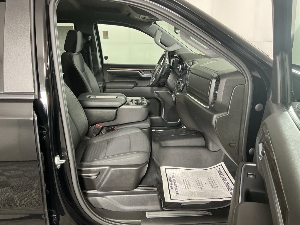 Used 2022 Chevrolet Silverado 1500 LT AWD/4WD image 6