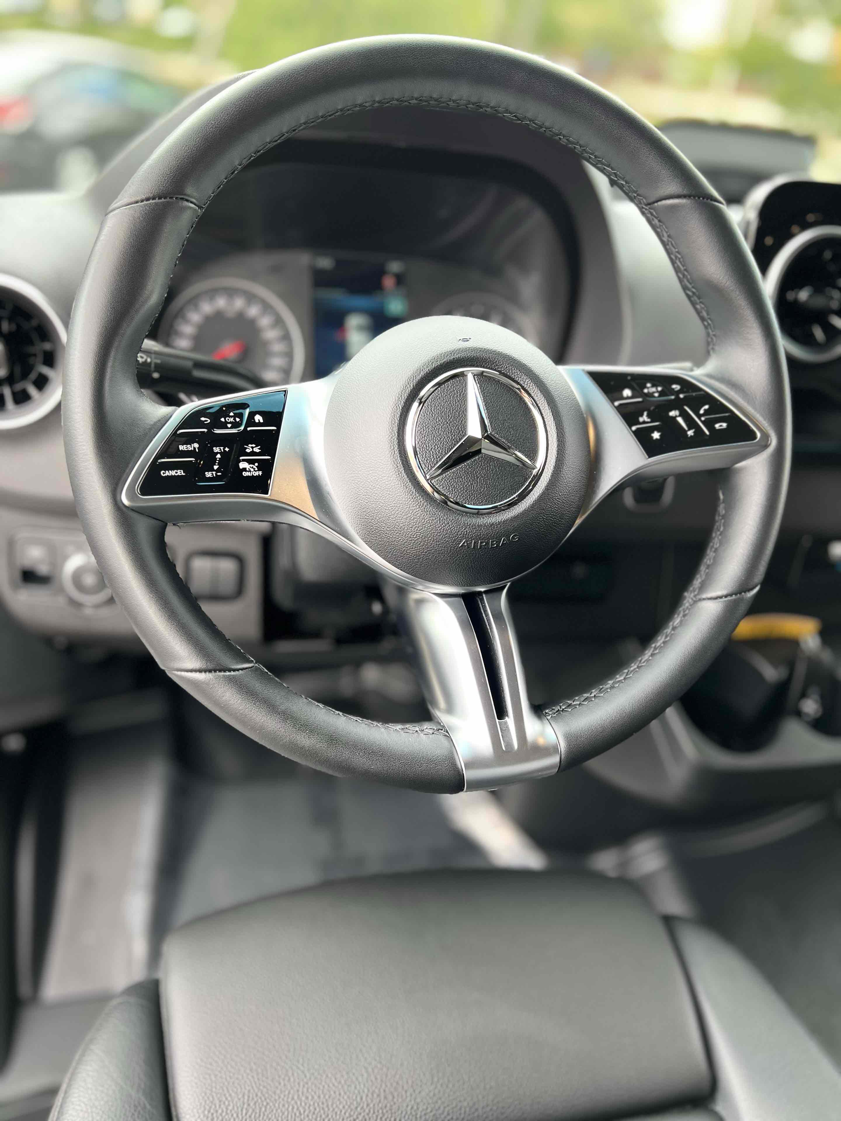 Used 2025 Mercedes-Benz Sprinter 2500 image 29