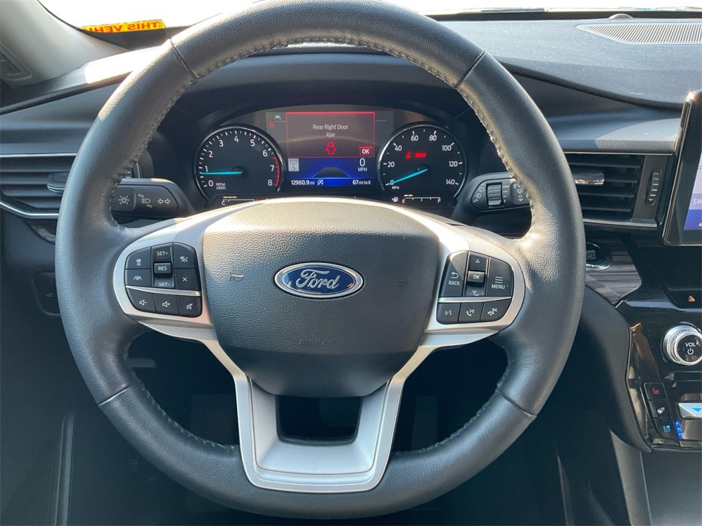 Used 2023 Ford Explorer Limited w/ Equipment Group 301A image 16
