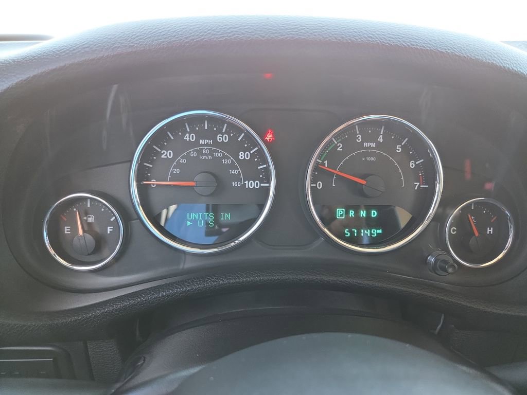 Used 2015 Jeep Wrangler Rubicon w/ Power Convenience Group image 16