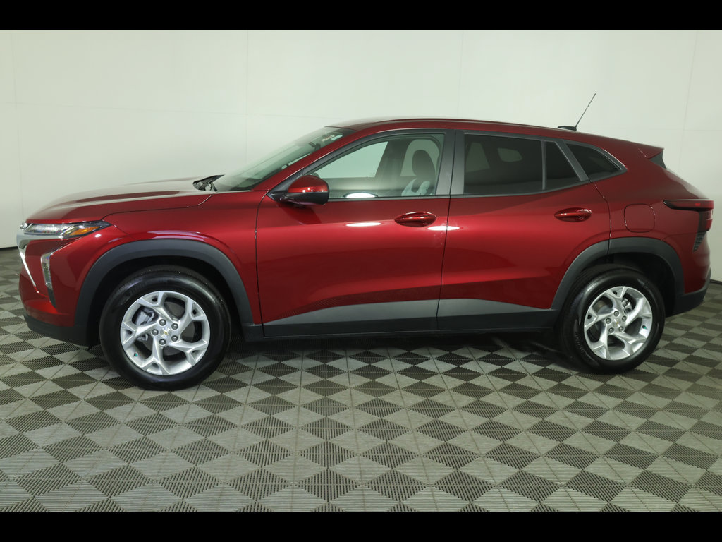 Certified 2025 Chevrolet Trax LS w/ LS Convenience Package FWD image 5