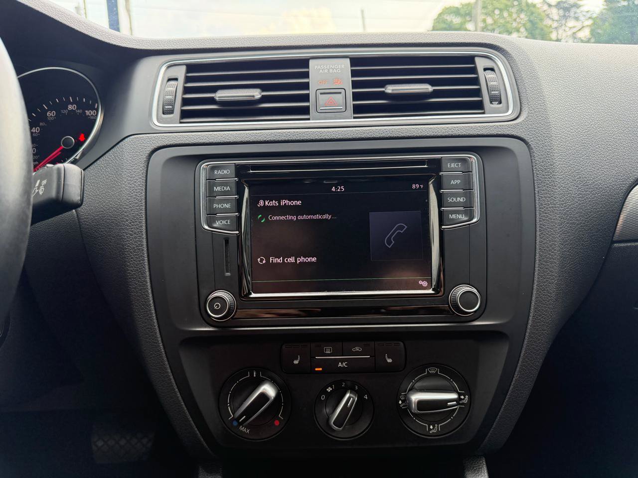 Used 2018 Volkswagen Jetta SE FWD image 17
