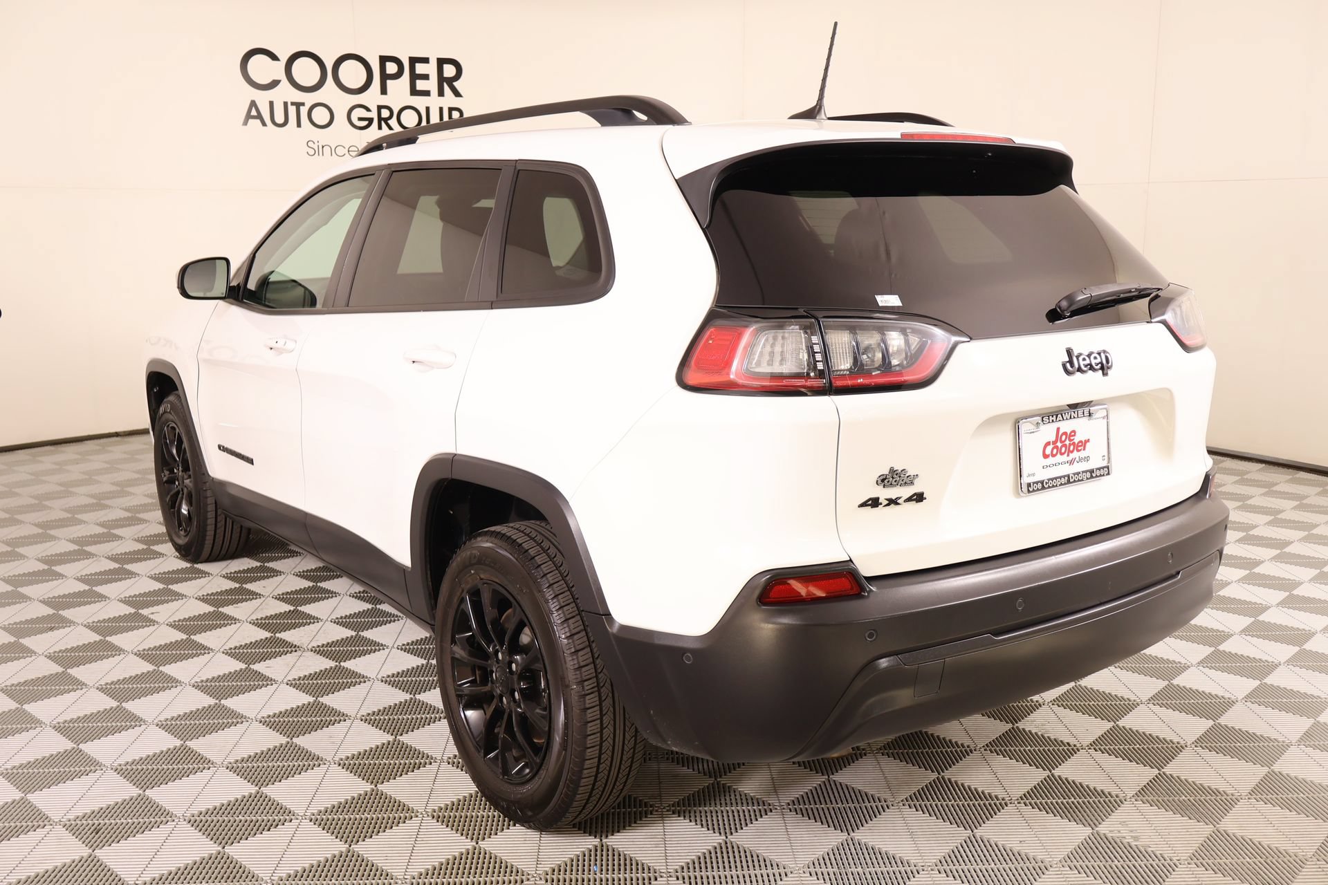 Used 2023 Jeep Cherokee Altitude Lux AWD/4WD image 23
