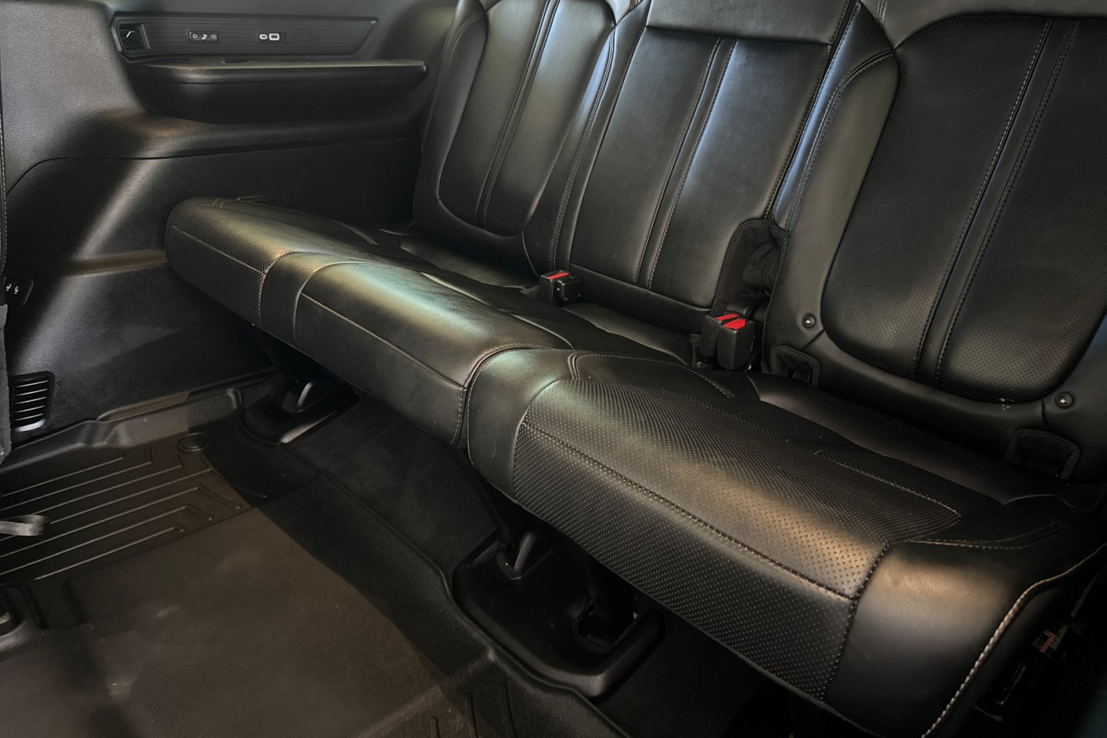 Certified 2023 Jeep Wagoneer Series II AWD/4WD image 12