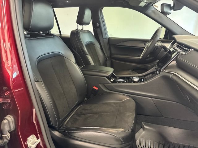 Used 2023 Jeep Grand Cherokee Altitude AWD/4WD image 25