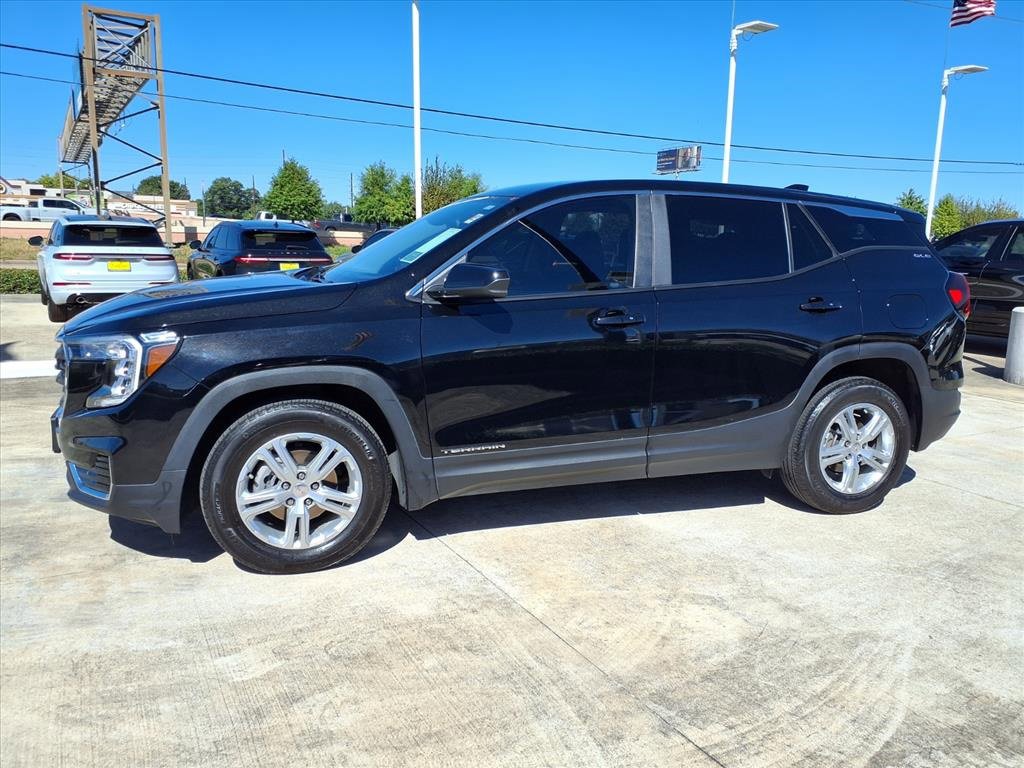 Used 2024 GMC Terrain SLE image 22