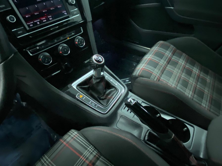 Used 2020 Volkswagen GTI S image 27