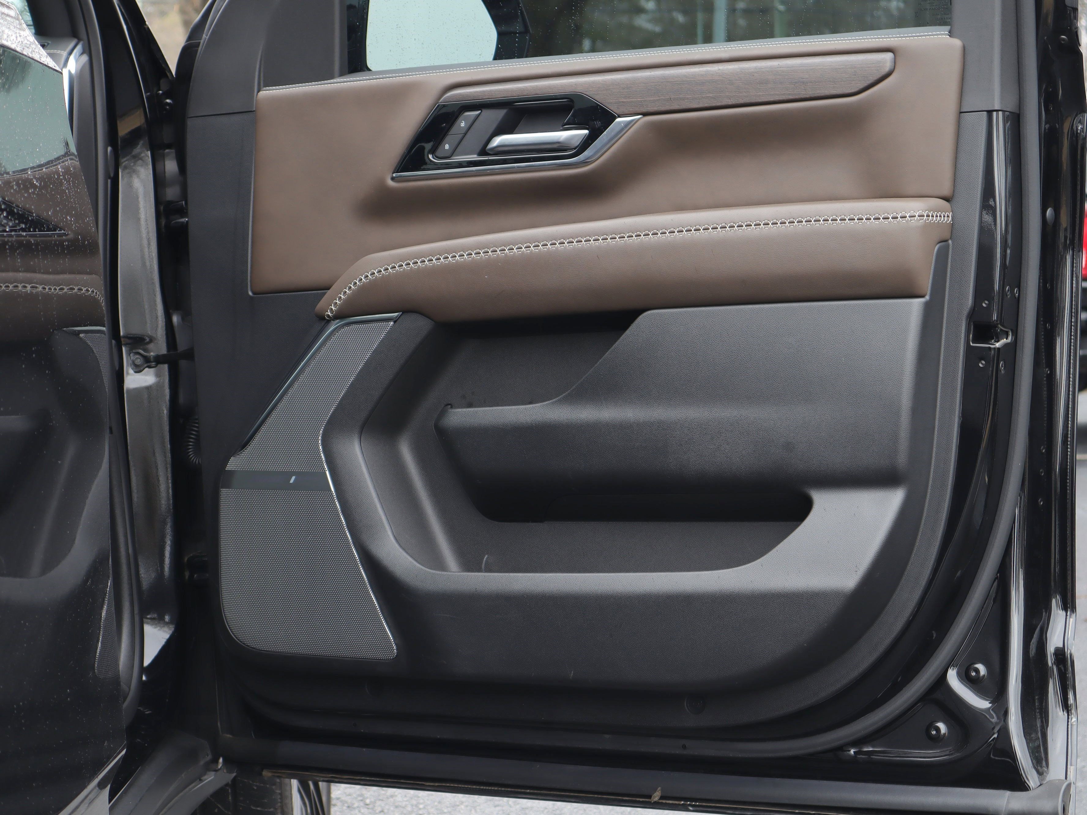 Used 2025 GMC Yukon XL Denali Ultimate image 27