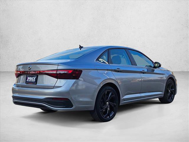 Used 2025 Volkswagen Jetta SE image 5