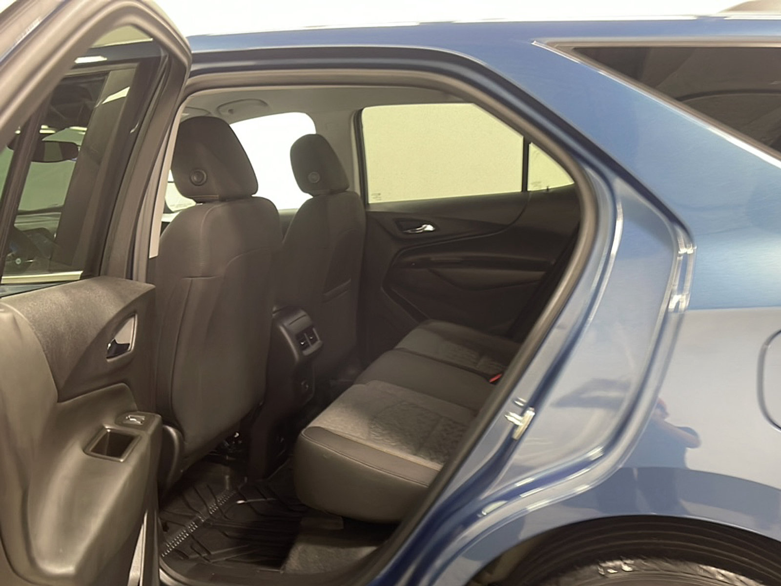 Used 2024 Chevrolet Equinox LT FWD image 15