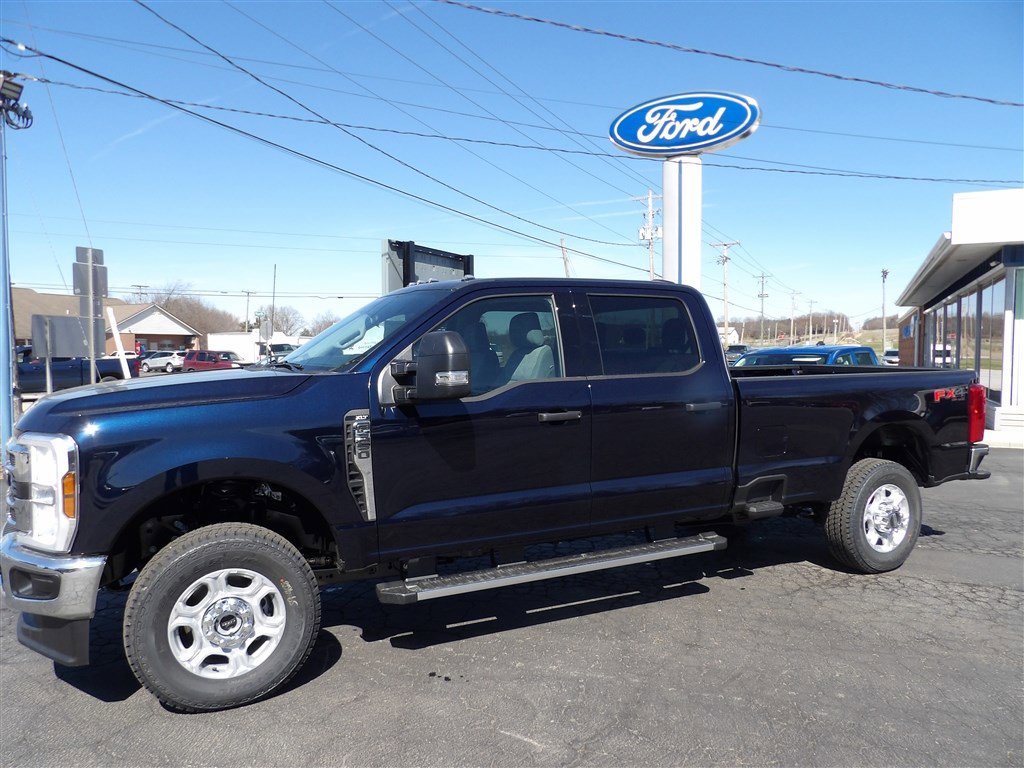 New 2025 Ford F350 XLT w/ FX4 Off-Road Package image 2