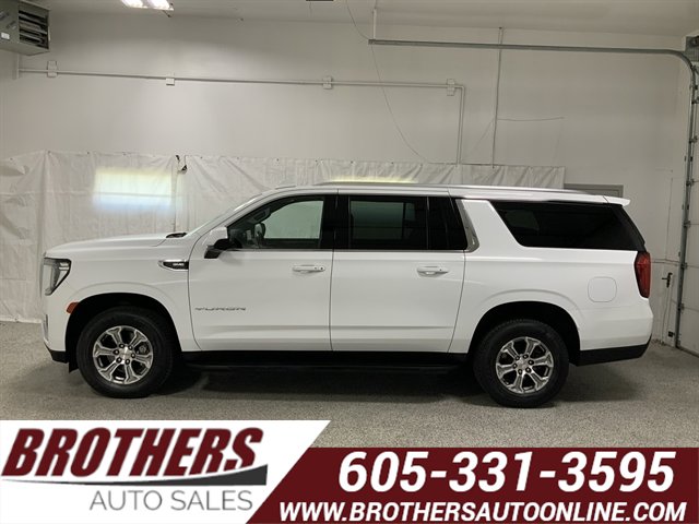 Used 2022 GMC Yukon XL SLE w/ Max Trailering Package image 1