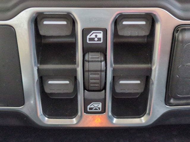 Used 2023 Jeep Wrangler Unlimited Sahara w/ Cold Weather Group AWD/4WD image 24