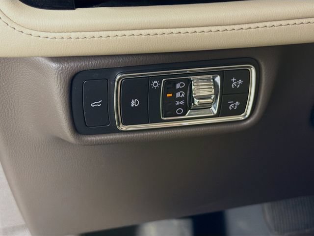 Used 2021 Lincoln Aviator Reserve w/ Equipment Group 202A AWD/4WD image 12