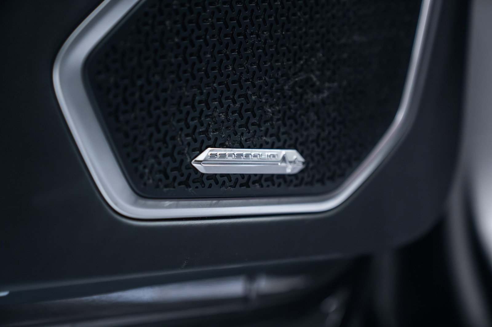 Used 2021 Lamborghini Urus image 16