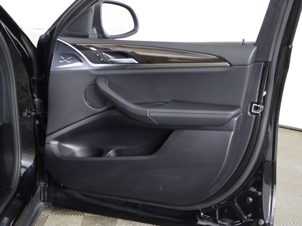 Used 2025 BMW X4 xDrive30i image 28