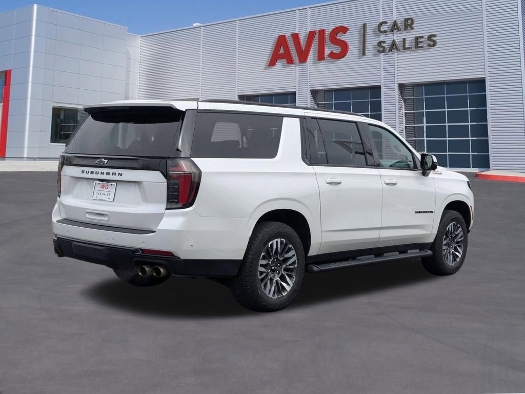 Used 2025 Chevrolet Suburban Z71 image 6