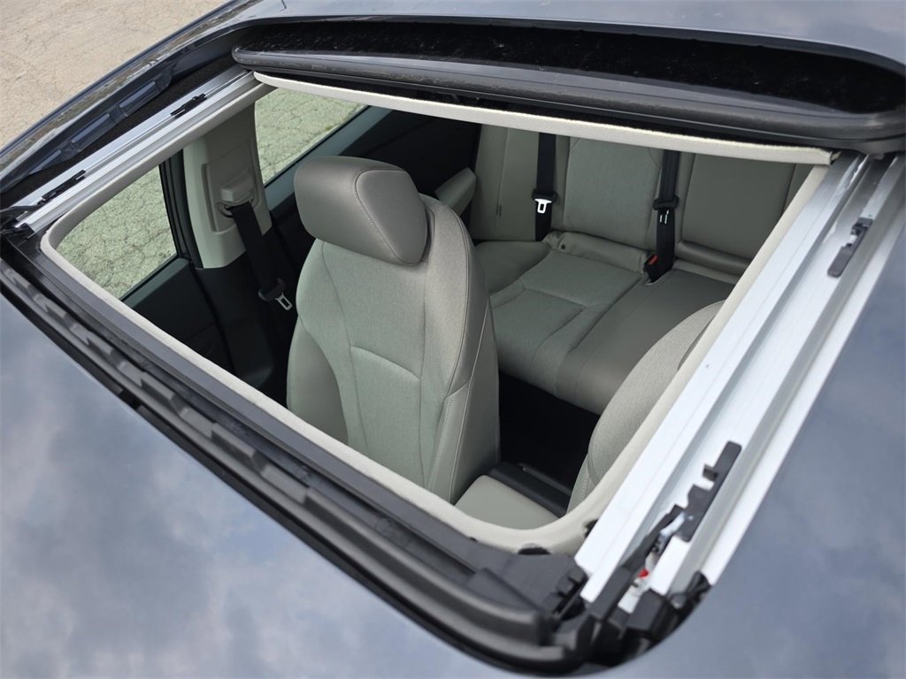 New 2025 Honda Accord SE image 3