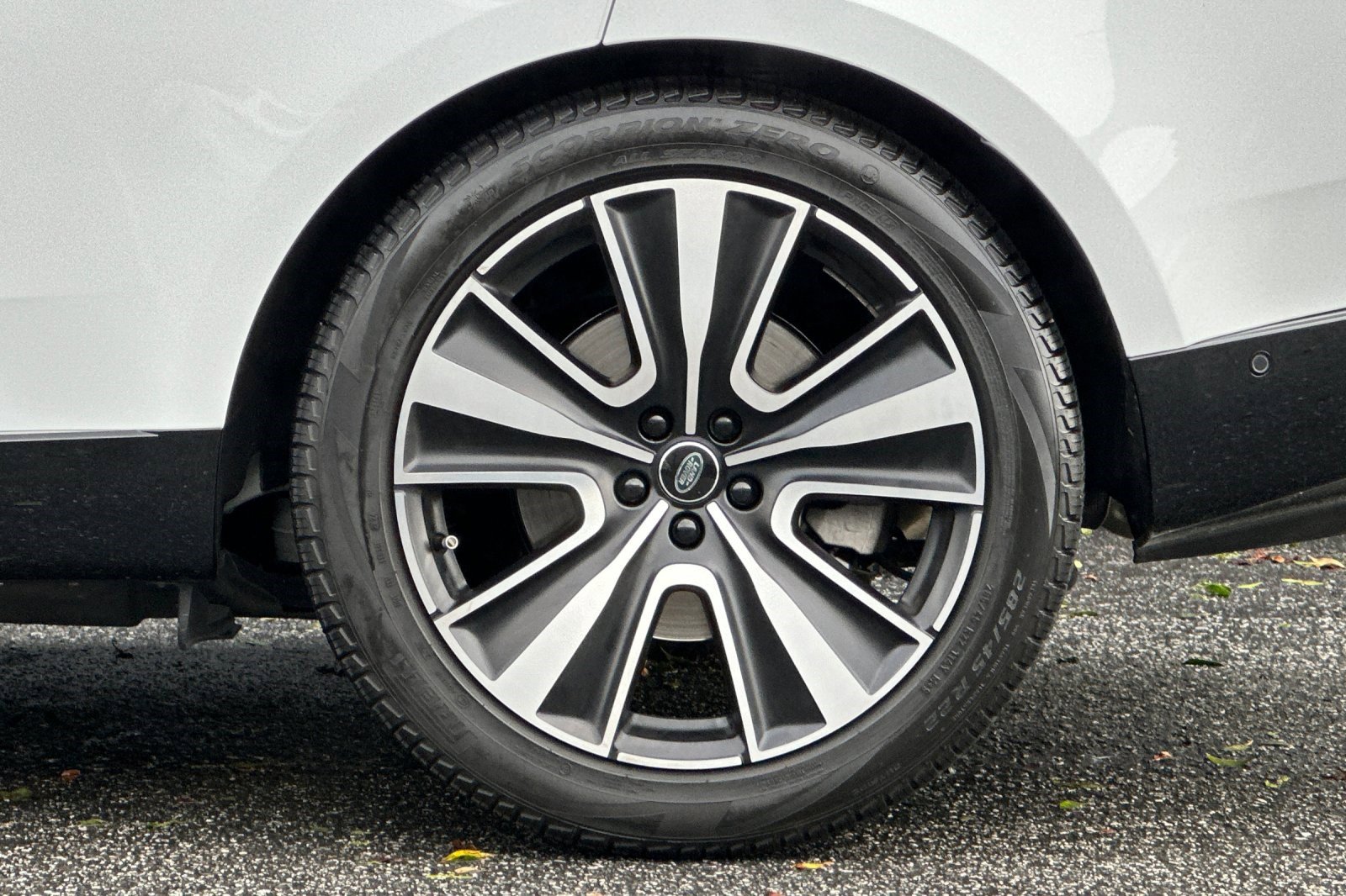 Used 2024 Land Rover Range Rover SE image 13