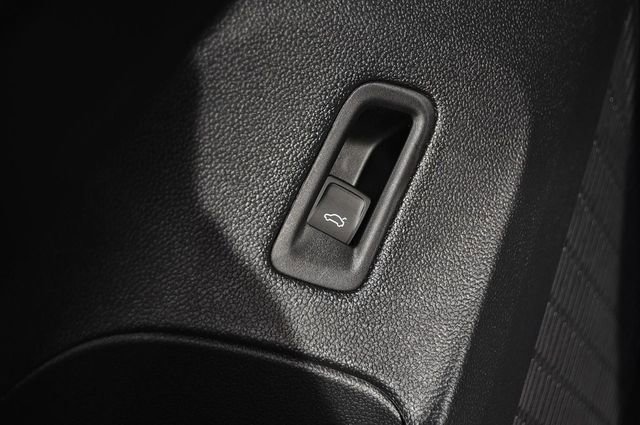 New 2026 Volkswagen Atlas Cross Sport SEL Premium R-Line image 9