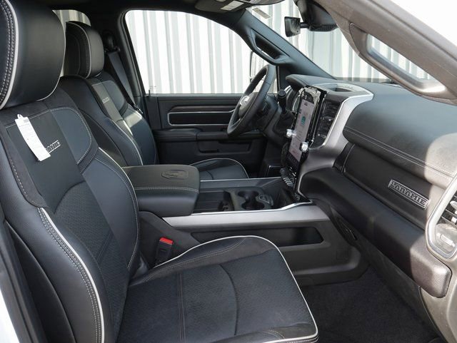 Used 2025 RAM 2500 Laramie image 31