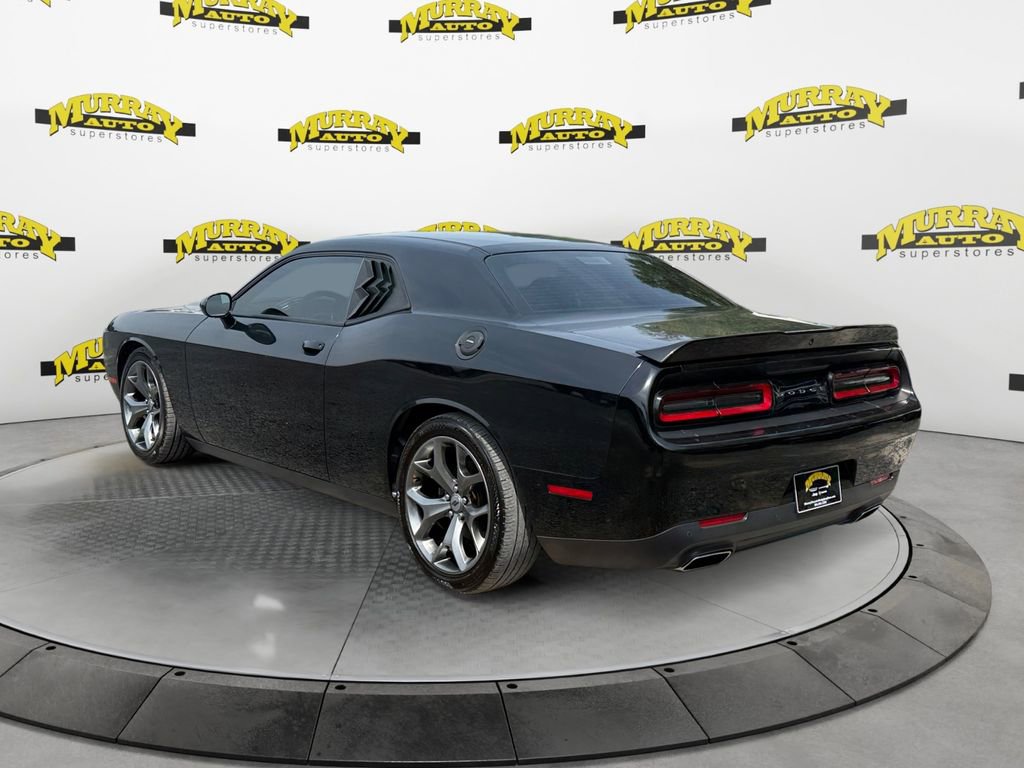 Used 2017 Dodge Challenger SXT RWD image 3