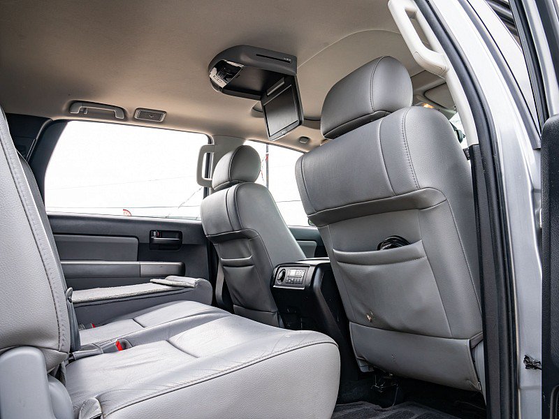 Used 2017 Toyota Sequoia SR5 w/ Premium Package RWD image 21
