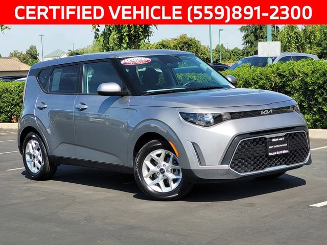 Certified 2025 Kia Soul LX FWD image 2