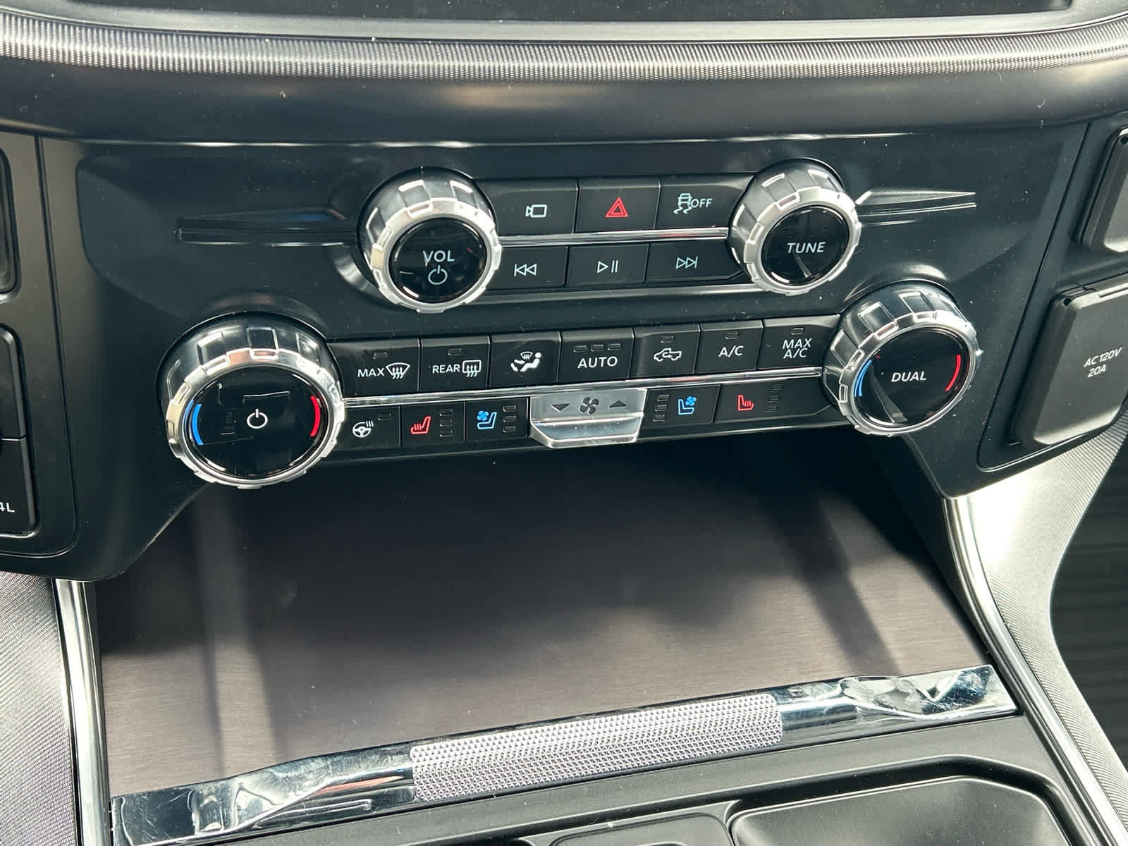 New 2025 Ford F150 Platinum w/ FX4 Off-Road Package image 61